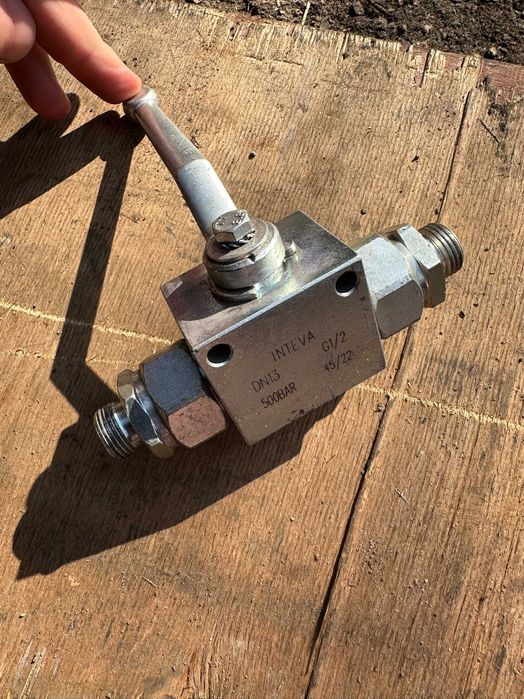 Кран гидравличный