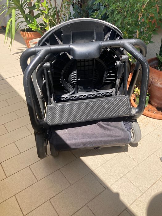 Carrinho Bebé CYBEX + Bebé conforto (ovo)