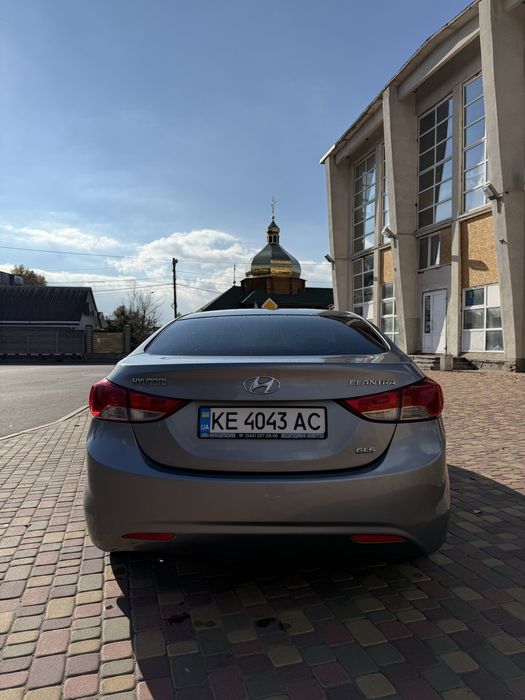 Hyundai Elantra 2012