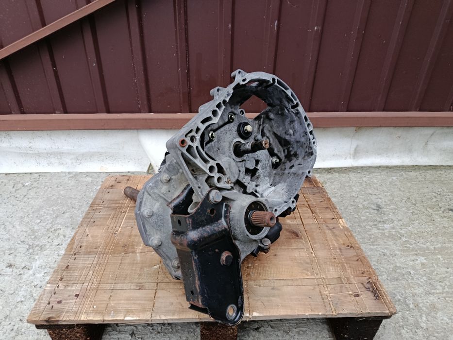 Коробка передач КПП Рено Лагуна 1 JB3