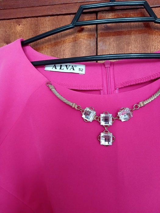 Розпродаж! Святкова сукня (плаття) прямого силуету