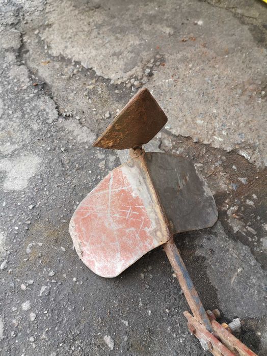 плуг роспашник для культивування землі під коня