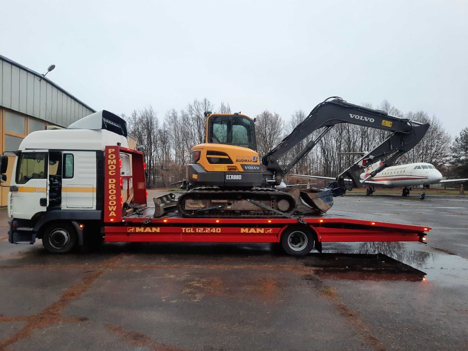 laweta pomoc drogowa holownik koparki ładowarki widlak bus kontener