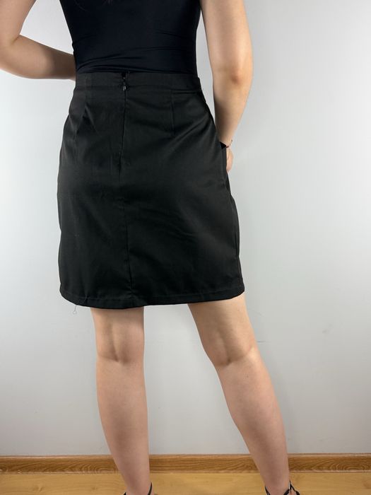 Czarna krótka mini spódnica z kieszeniami Basic rozmiar 42 XL