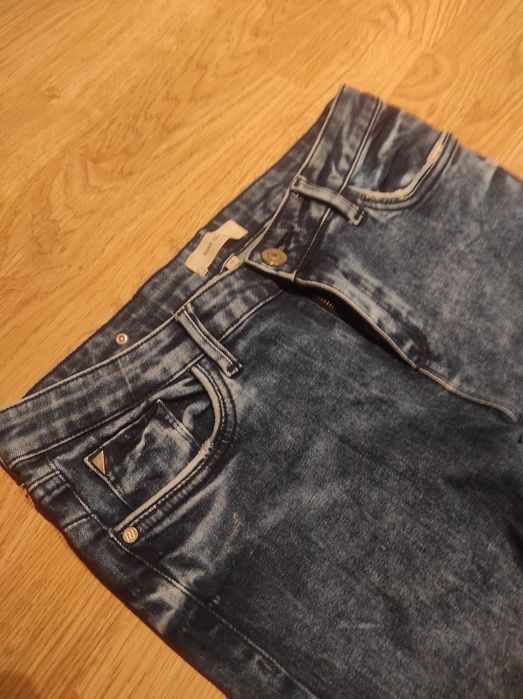 River island spodnie skinny z przetarciami na kolanach jeansowe skinny