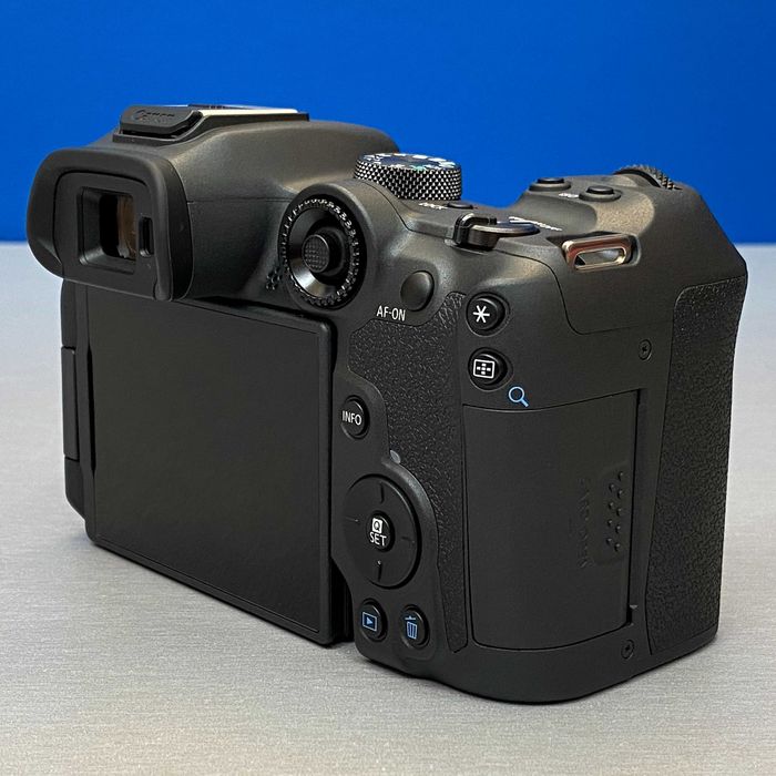 Canon EOS R7 (Corpo) - 32.5MP