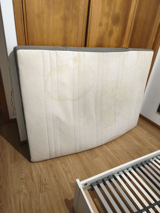 Vendo cama e colchão 140 por 200