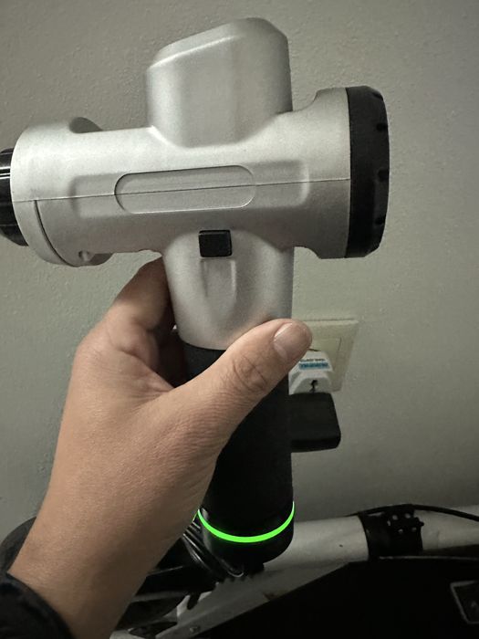 pistola de massagem (massage gun)