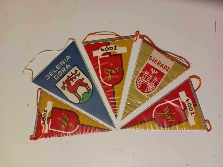 Proporczyki , wysokość 10cm.