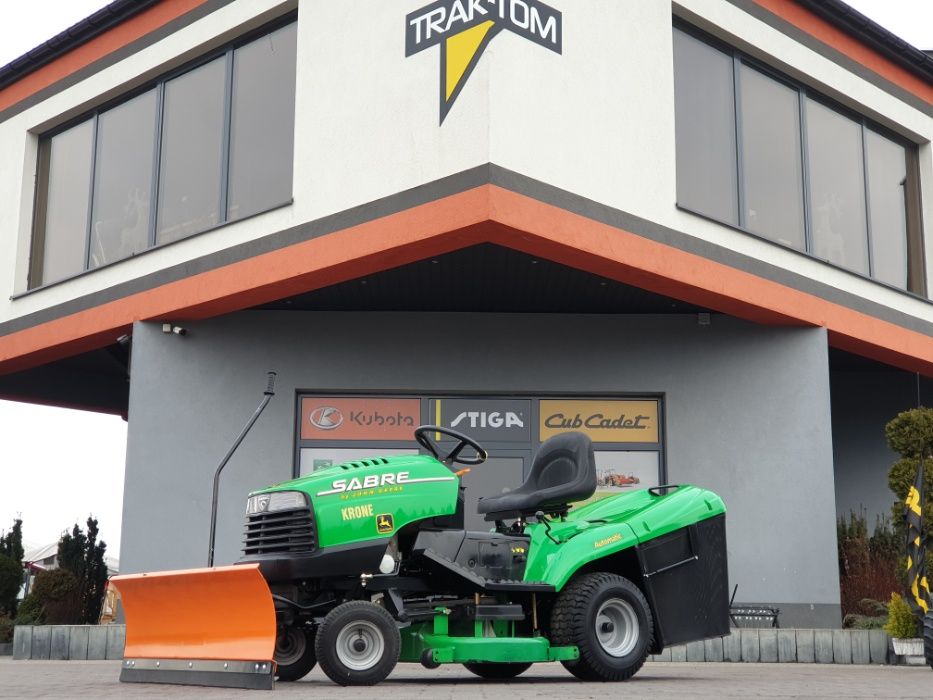 kosiarka traktorek ogrodowy John Deere Sabre 22 KM z pługiem śnieżnym