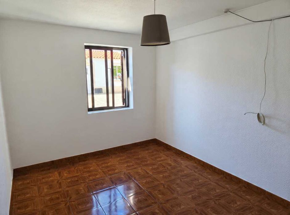 Moradia T2, para arrendamento