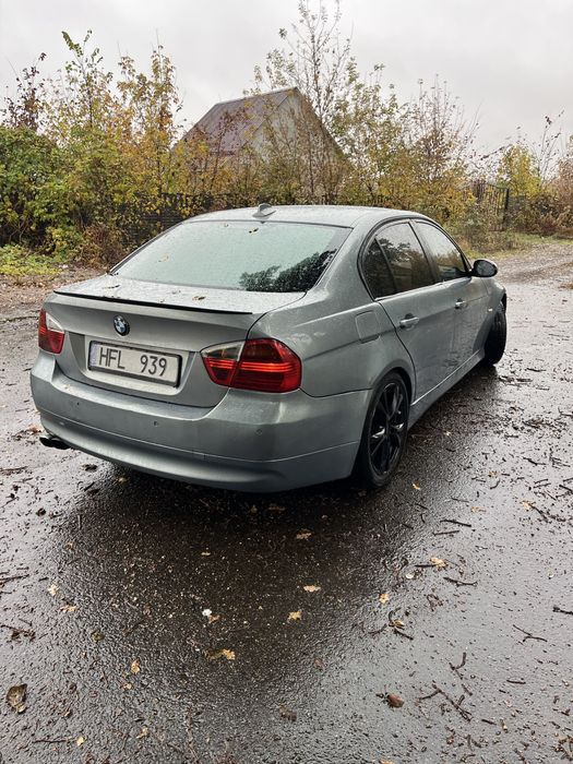 Продам BMW E90 320d