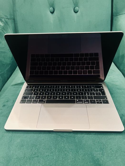 MacBook Pro 13” 2019 TouchBar i7 2.8Ghz 16Gb DDR4 1Tb SSD
