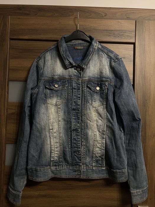 damska kurtka jeansowa modna