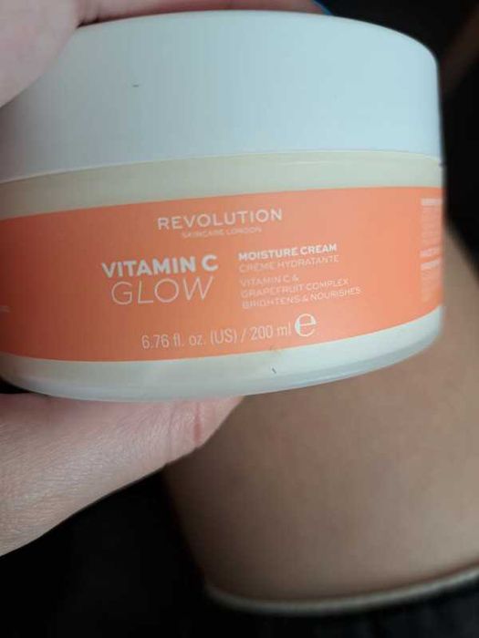 Krem nawilżający z witaminą C