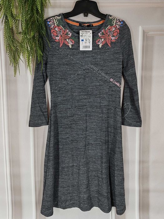 Nowa designerska sukienka Desigual rozmiar XS wiskoza/poliester/elastan