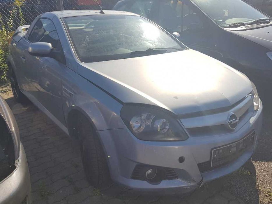 Opel tigra II / 1.3D 70km / 2005r. / na części