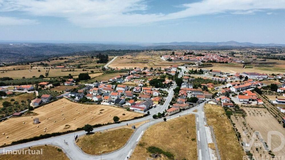 Terreno em Almeida de 663,00 m2