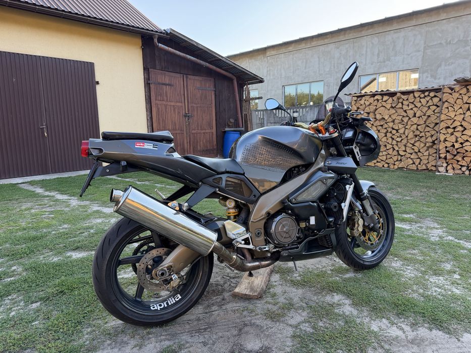 Aprilia RSV 1000 Tuono