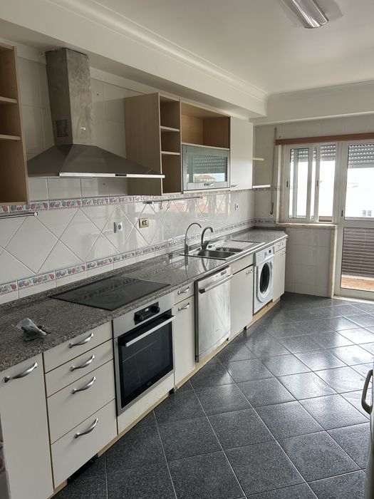 Quartos mobilados em Carcavelos