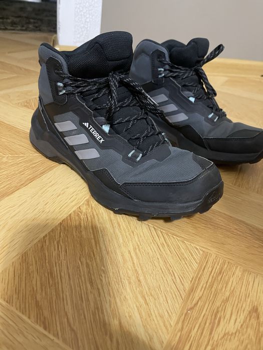Кросівки adidas terrax