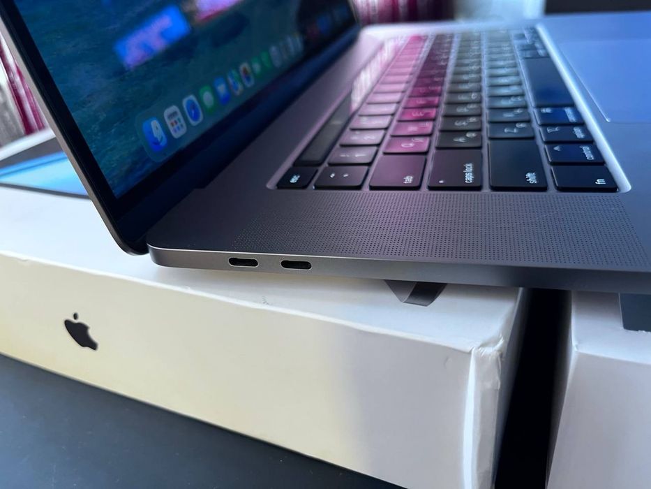 MacBook Pro pro 19
