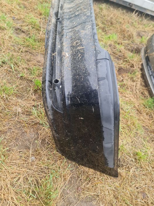 Zderzak tylny bmw e46 kombi czarny . Kpl .