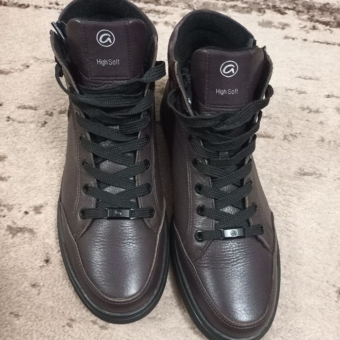 Женские  ботинки, кроссовки  43  р