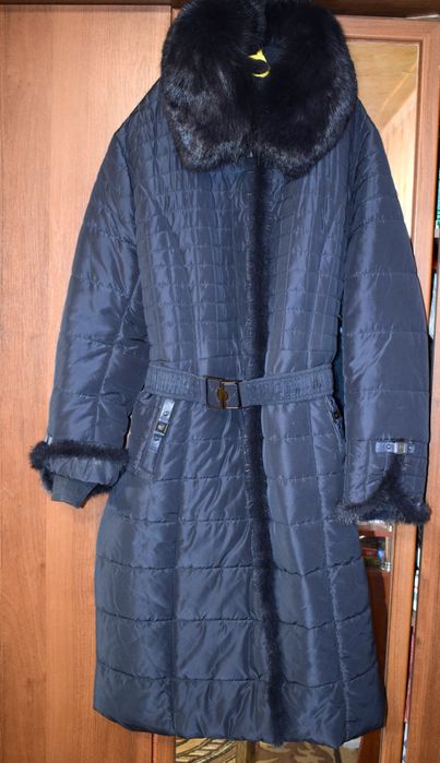 Пуховое стильное пальто не тяжолое