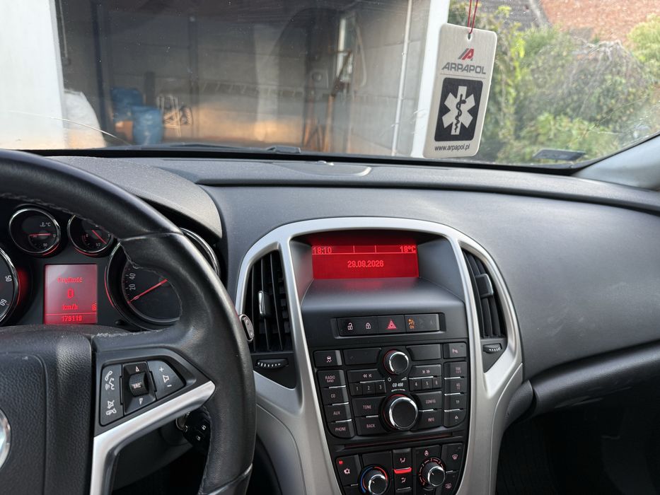 Opel astra J 2011