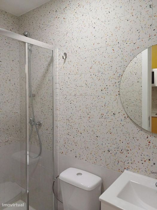 Estúdio - localizado em Montes Claros Coimbra