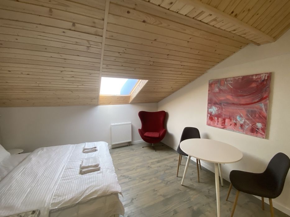 Апартаменти всі номера з кондиціонером, нові після ремонту, з кухнею.