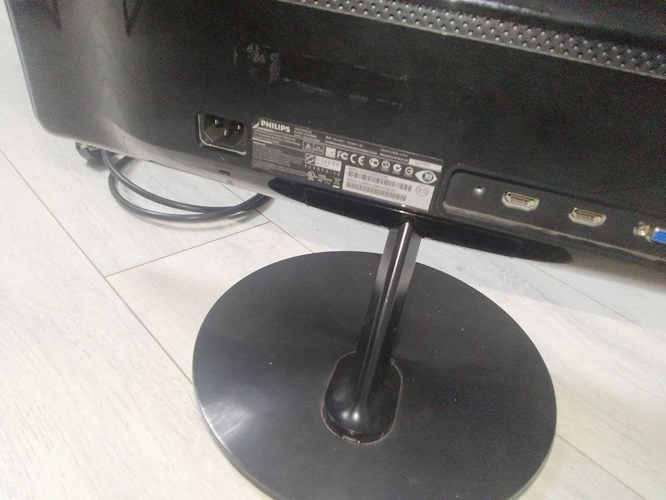 Монітор Philips  23.6" Full HD