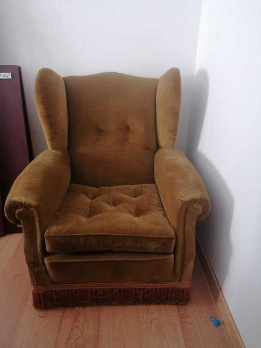 Sofá 3 lugares e duas poltronas