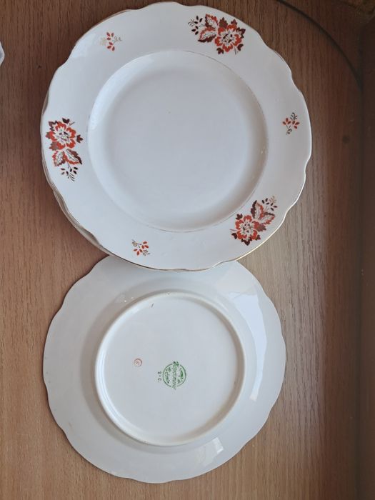 Тарелки разные фарфор коростень