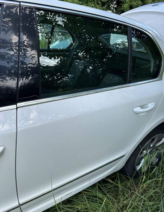 Двери передние задние Skoda Superb 2