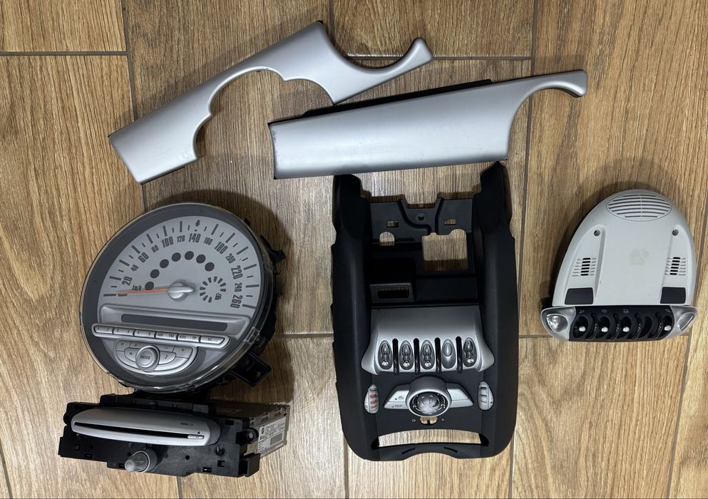 Radio + quadrante + consola central + Plafonier Mini R56 2009