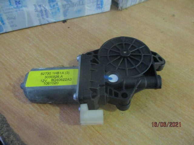 Motor vidro frente direito NISSAN Note (E12)