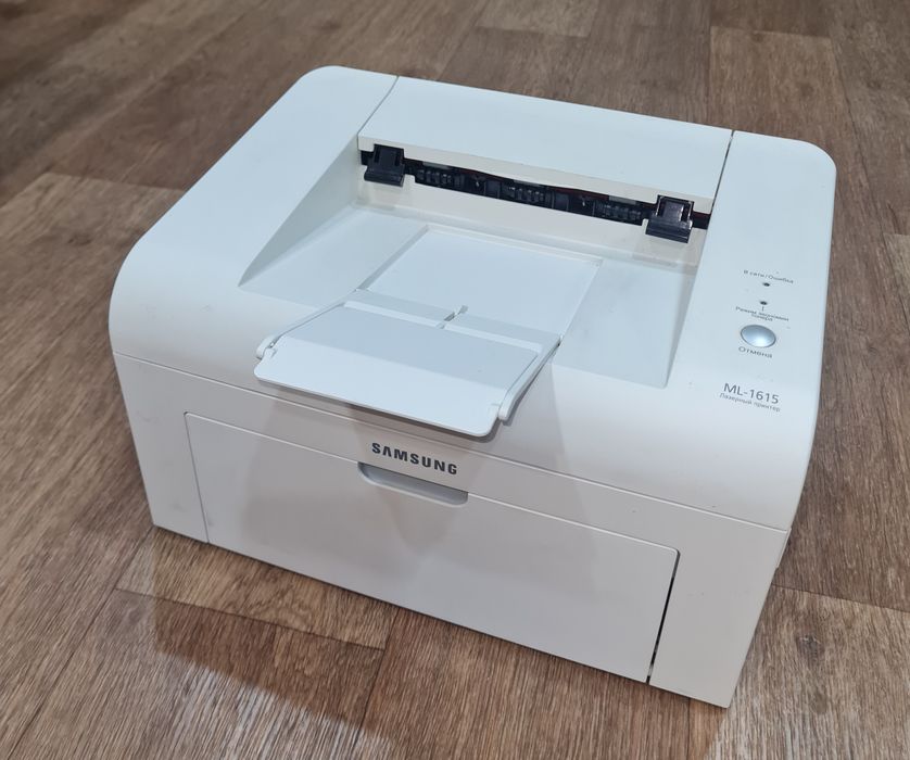 Лазерний принтер Samsung ML-1615
