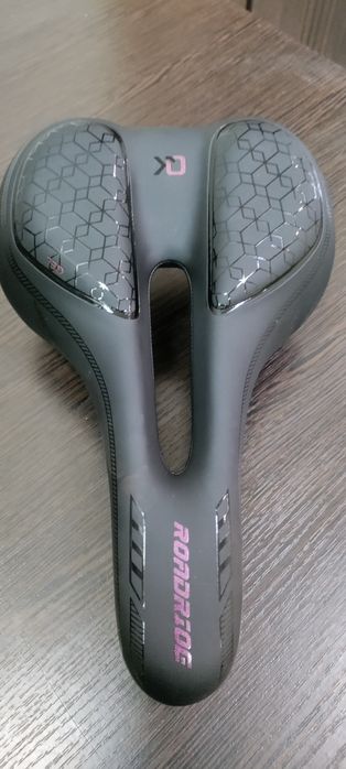 Велосипедное  седло с гелевым наполнителем  Roadriog