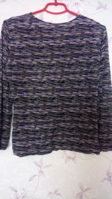 Продам свитер синий