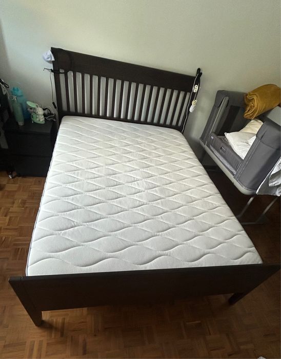 Cama e colchão Ikea