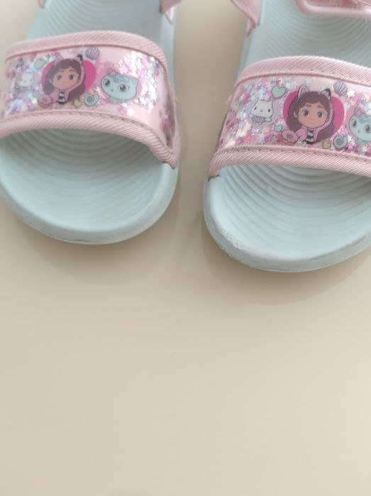 Sandałki dziewczęce