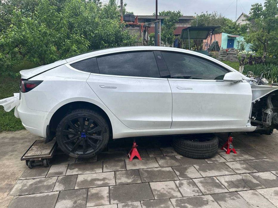 Разборка -Tesla model 3
