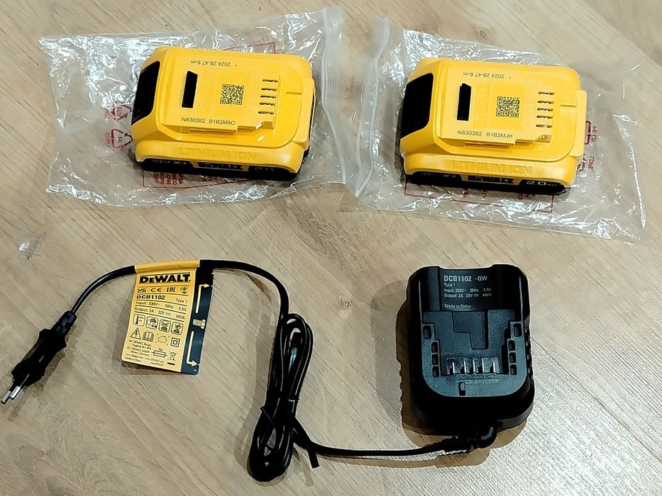 Akumulatorowa wiertarko-wkrętarka DeWalt DCD777D2T,  2 Akumulatory 2Ah
