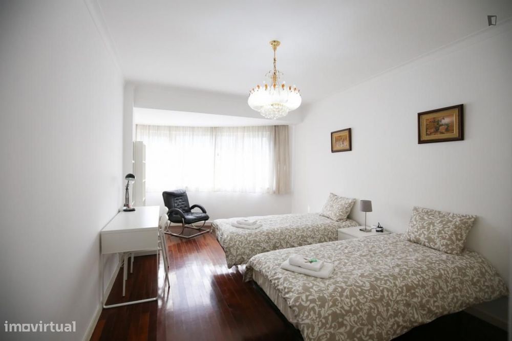 Room - located in Olaias, Lisbon