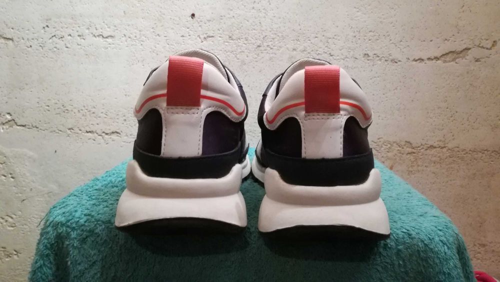 Damskie sneakersy ESPRIT r.39 stan bardzo dobry