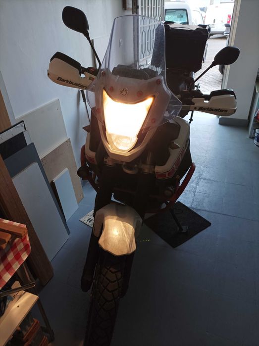 Tenere XTZ 660 ano 2010 (branco/vermelho)