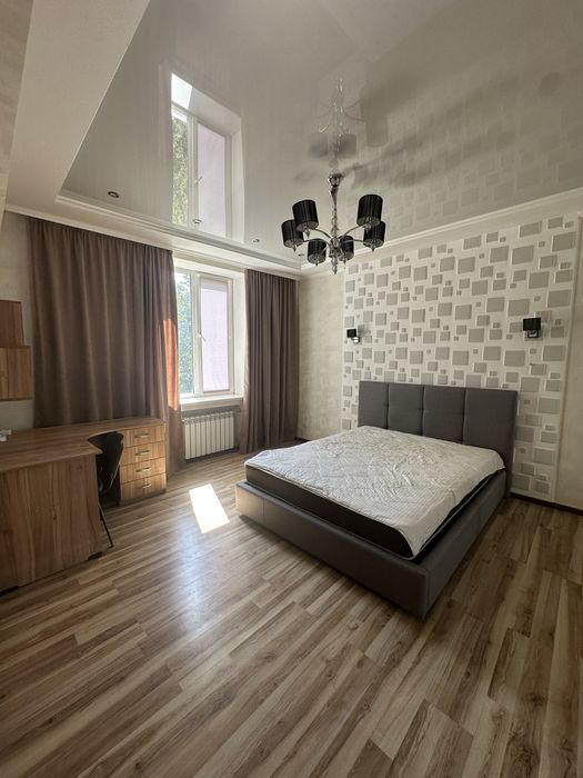 Здається 2 кімнатна квартира в центрі вул. Академічна