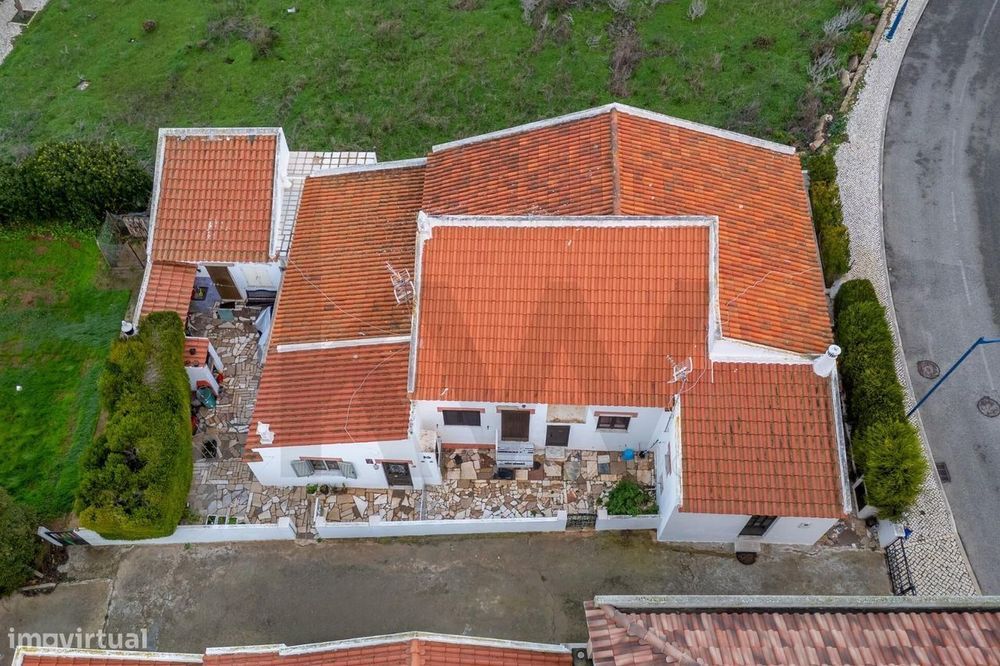 Moradias T3 + T1 e Garagem em Sagres